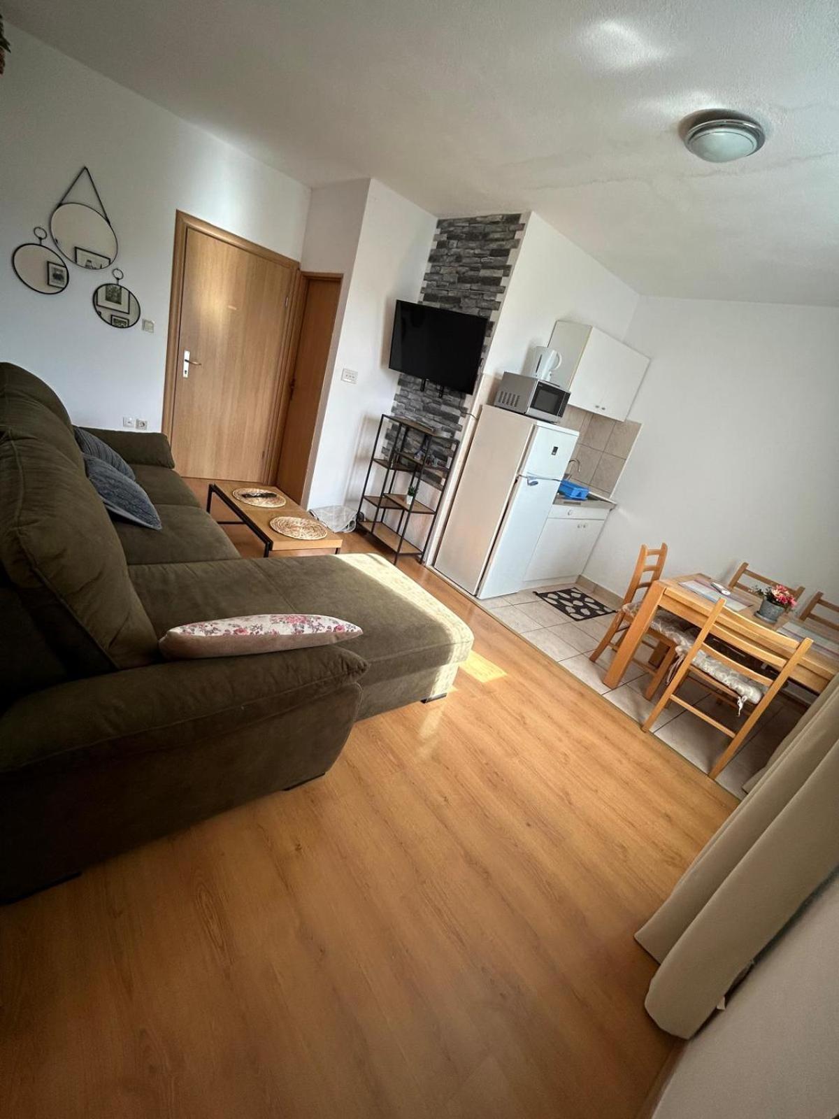 Apartmani Grgic Трогир Екстериор снимка