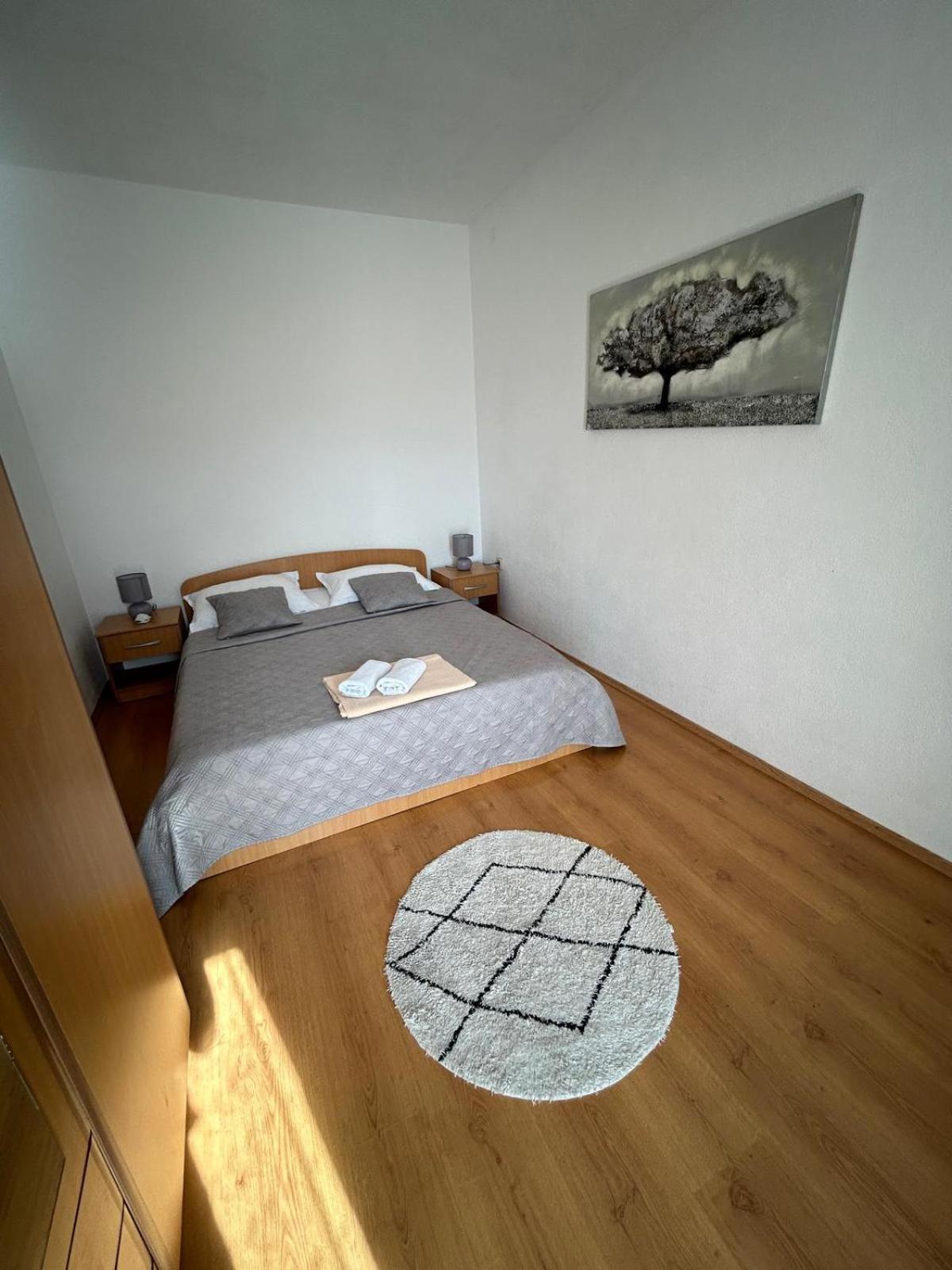 Apartmani Grgic Трогир Екстериор снимка