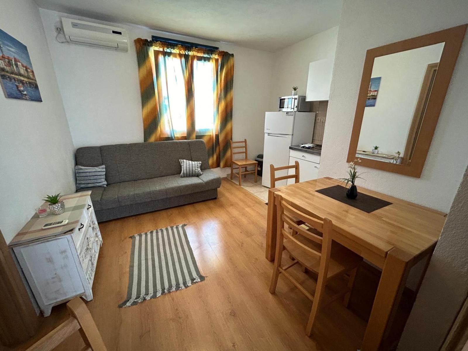Apartmani Grgic Трогир Екстериор снимка