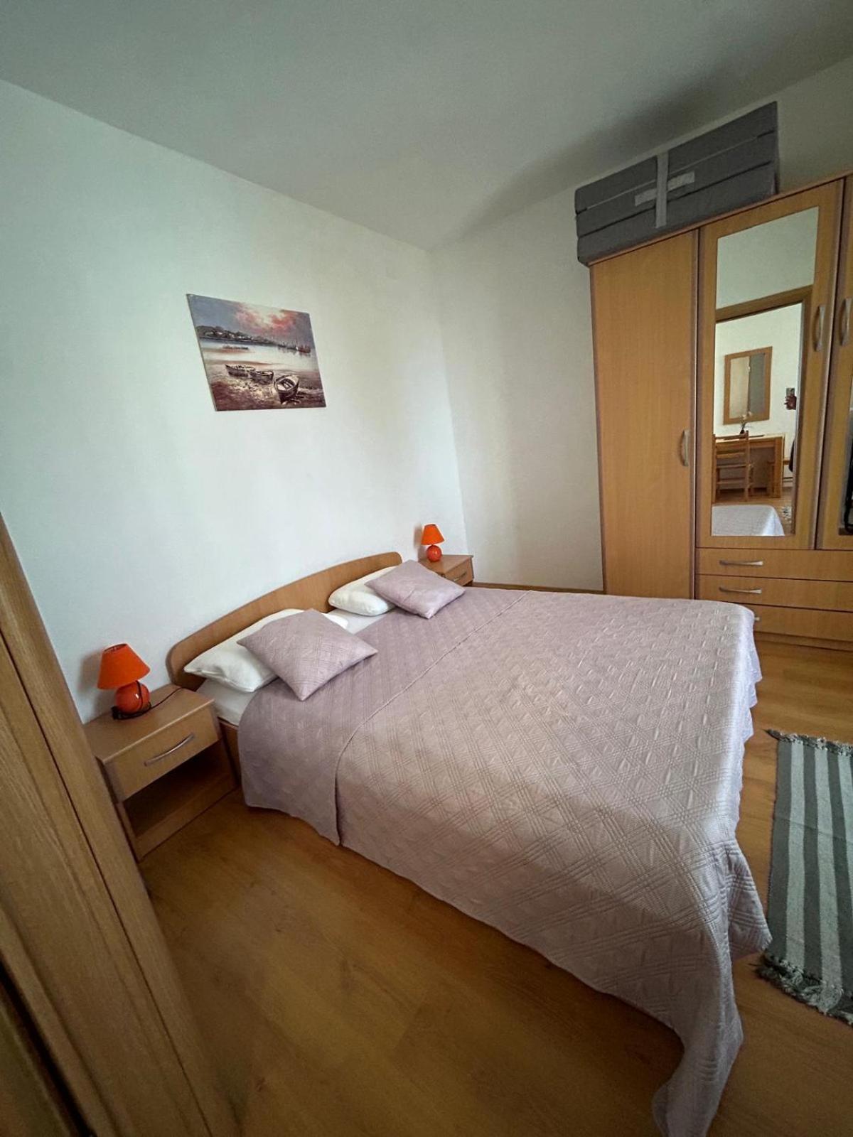 Apartmani Grgic Трогир Екстериор снимка