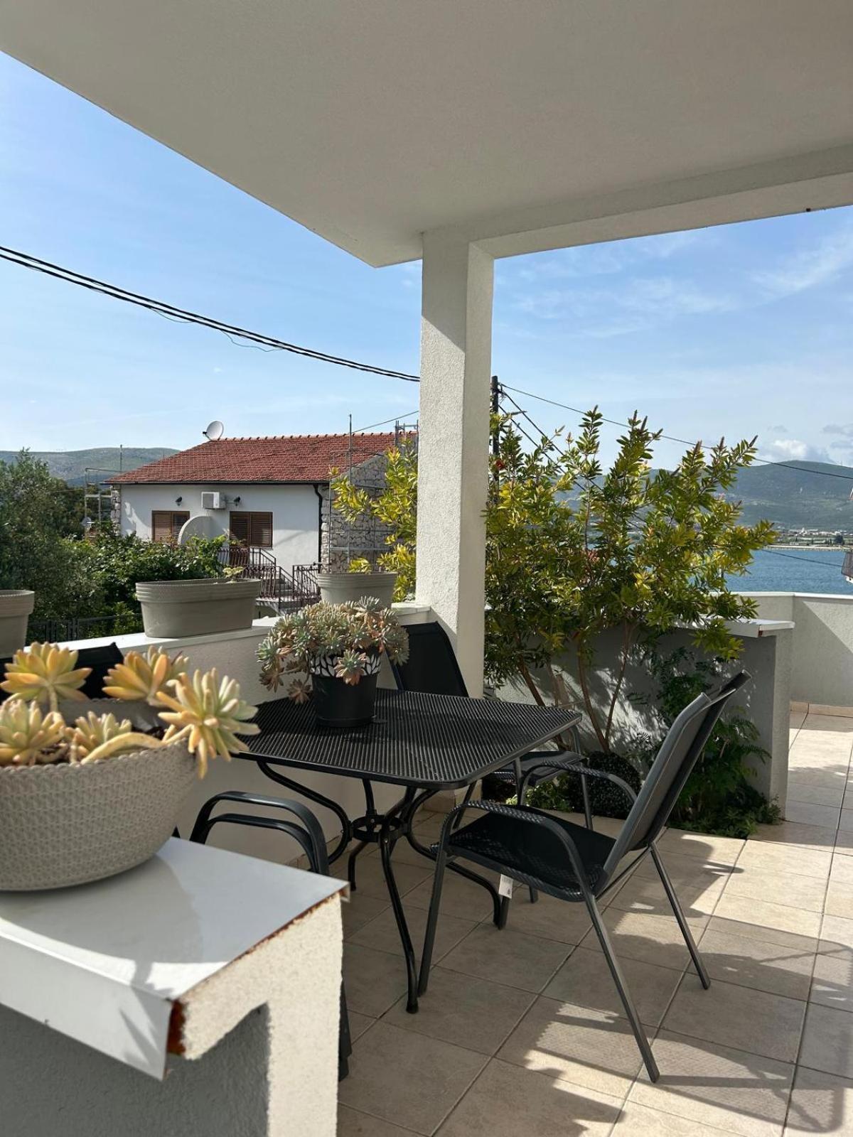 Apartmani Grgic Трогир Екстериор снимка
