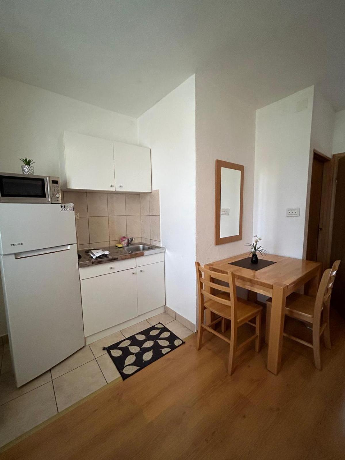 Apartmani Grgic Трогир Екстериор снимка