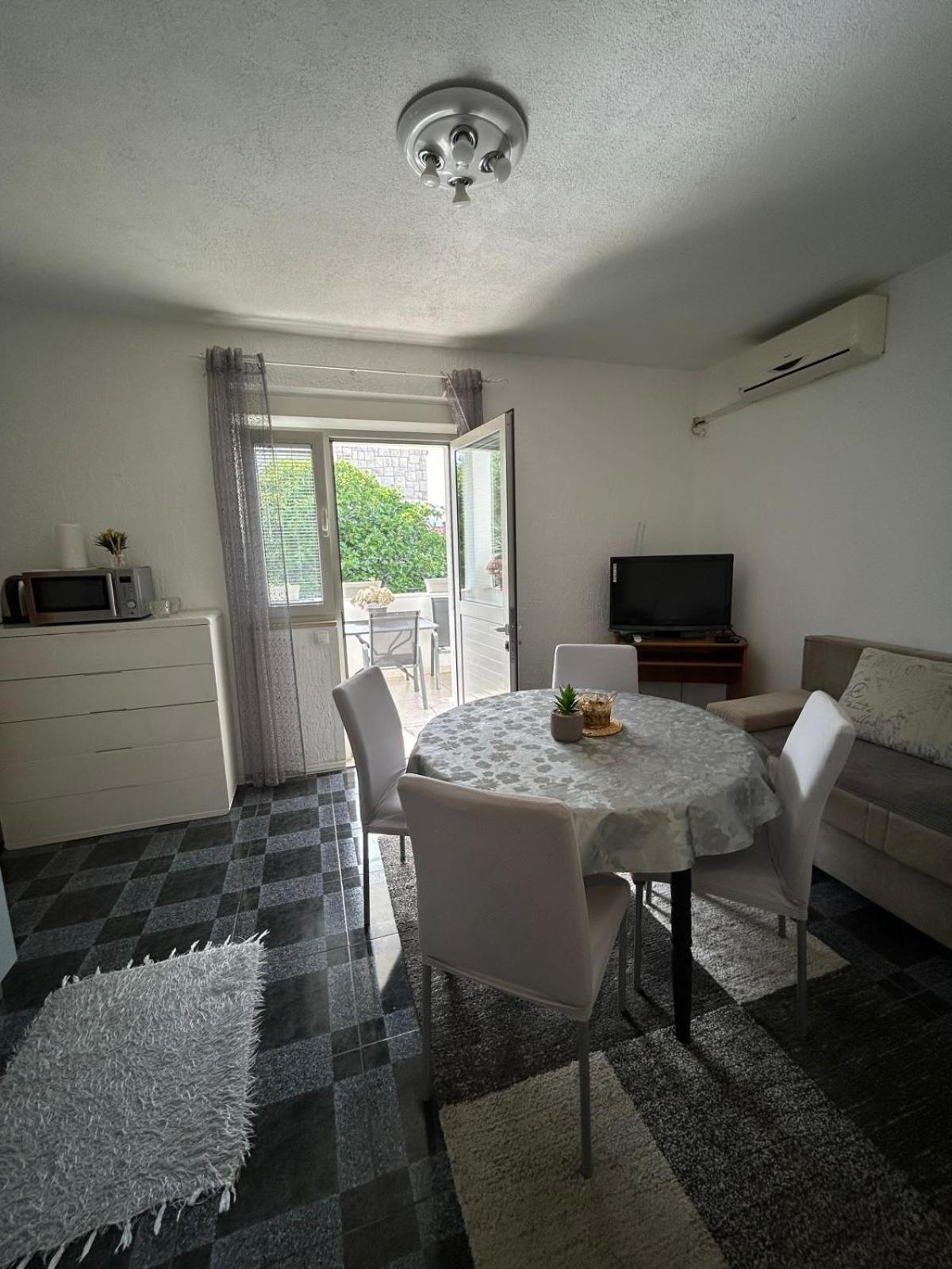 Apartmani Grgic Трогир Екстериор снимка